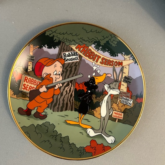“Rabbit Seasoning” Ltd. Ed. 8.25” Fine Porcelain Looney Tunes Plate 1992 24K Rim - Picture 6 of 6